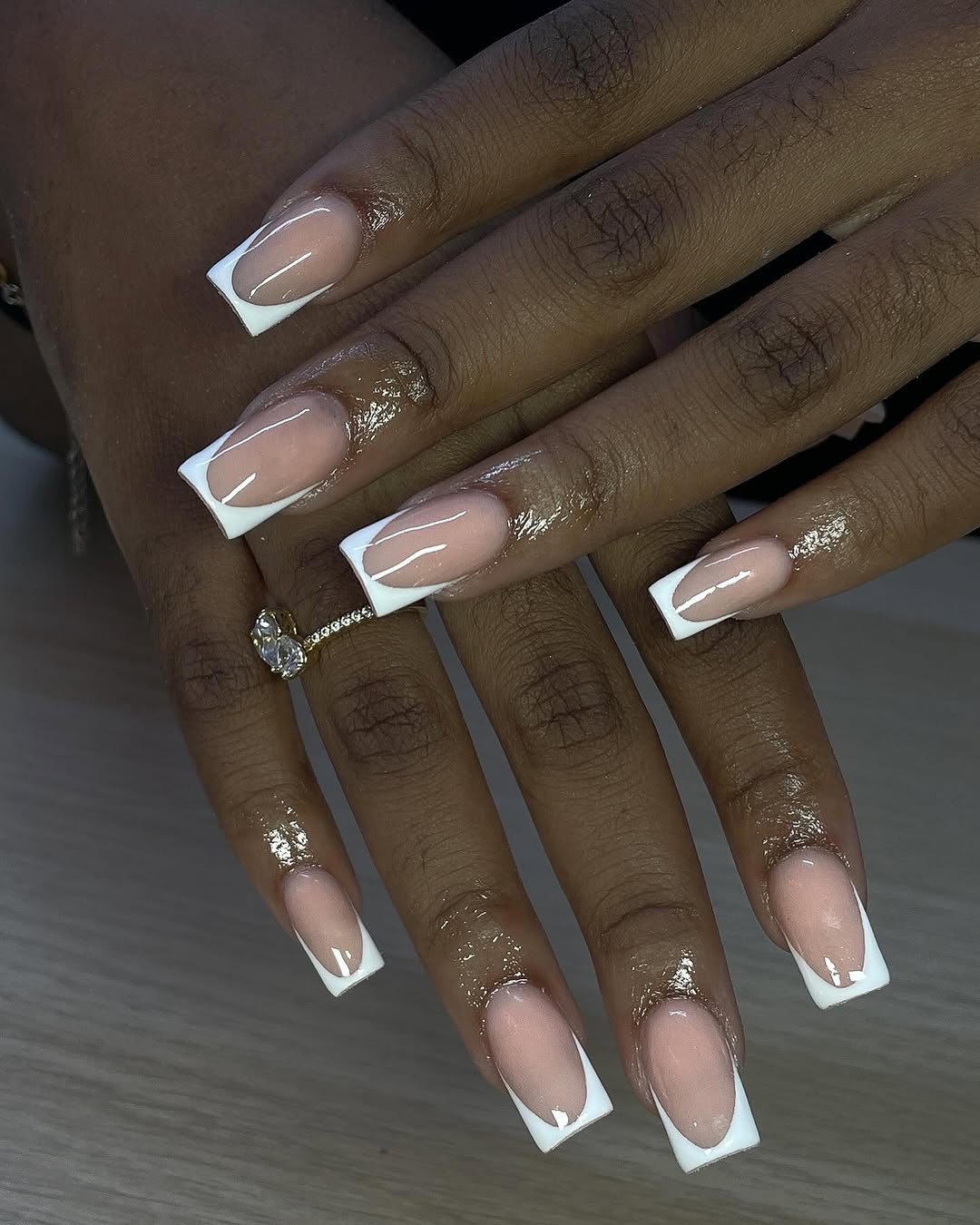Tendências de unhas quadradas 2026