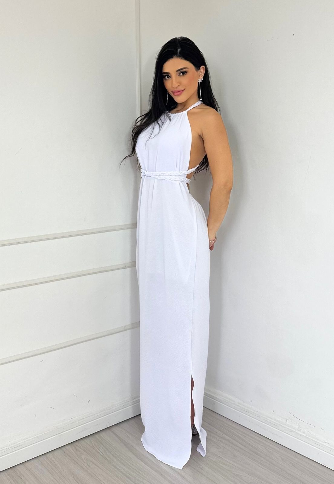 vestido branco longo com pedraria