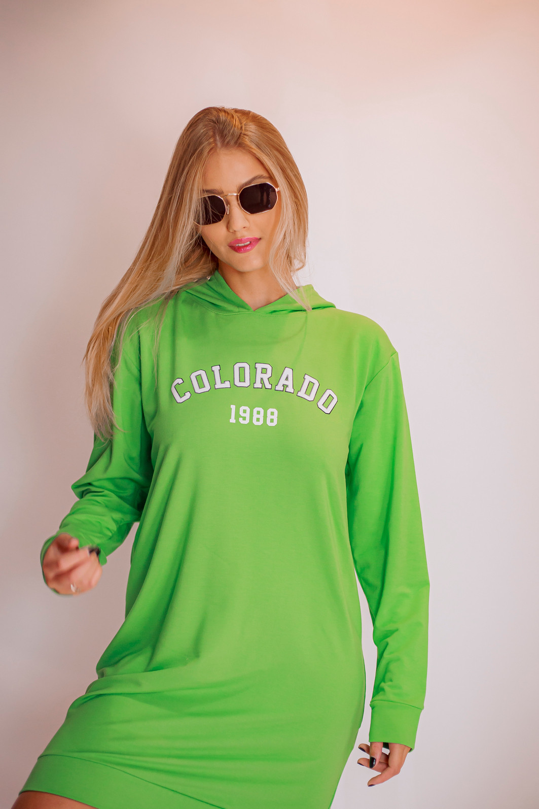 vestido moletom com capuz feminino