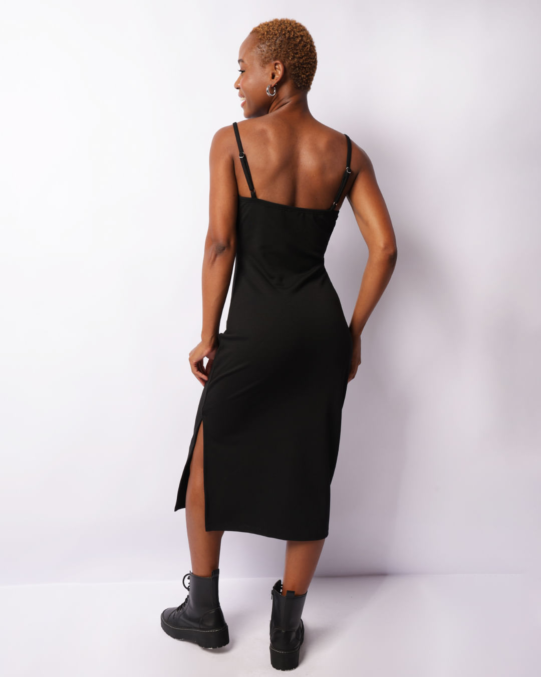vestido midi preto com fenda