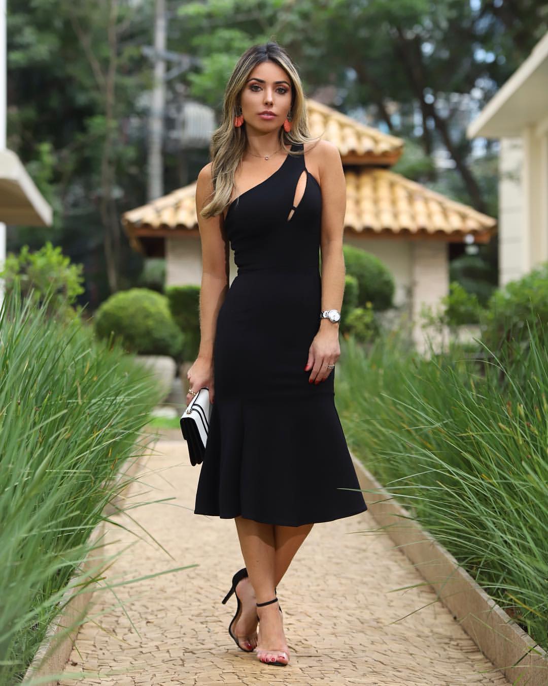vestido midi preto para trabalho
